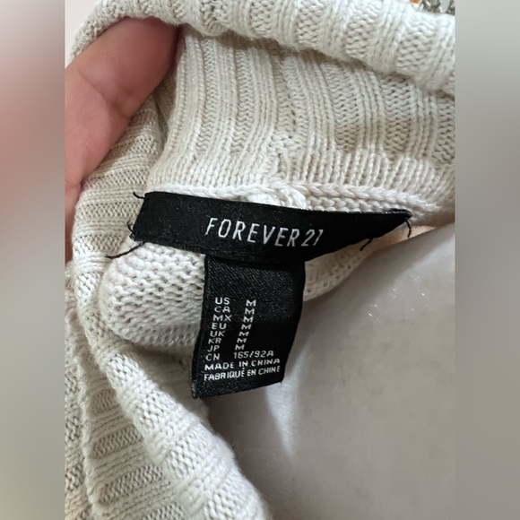 Forever 21 Tribal Aztec Knitted Button Down Sweater
Cardigan, size Medium - Picture 3 of 7